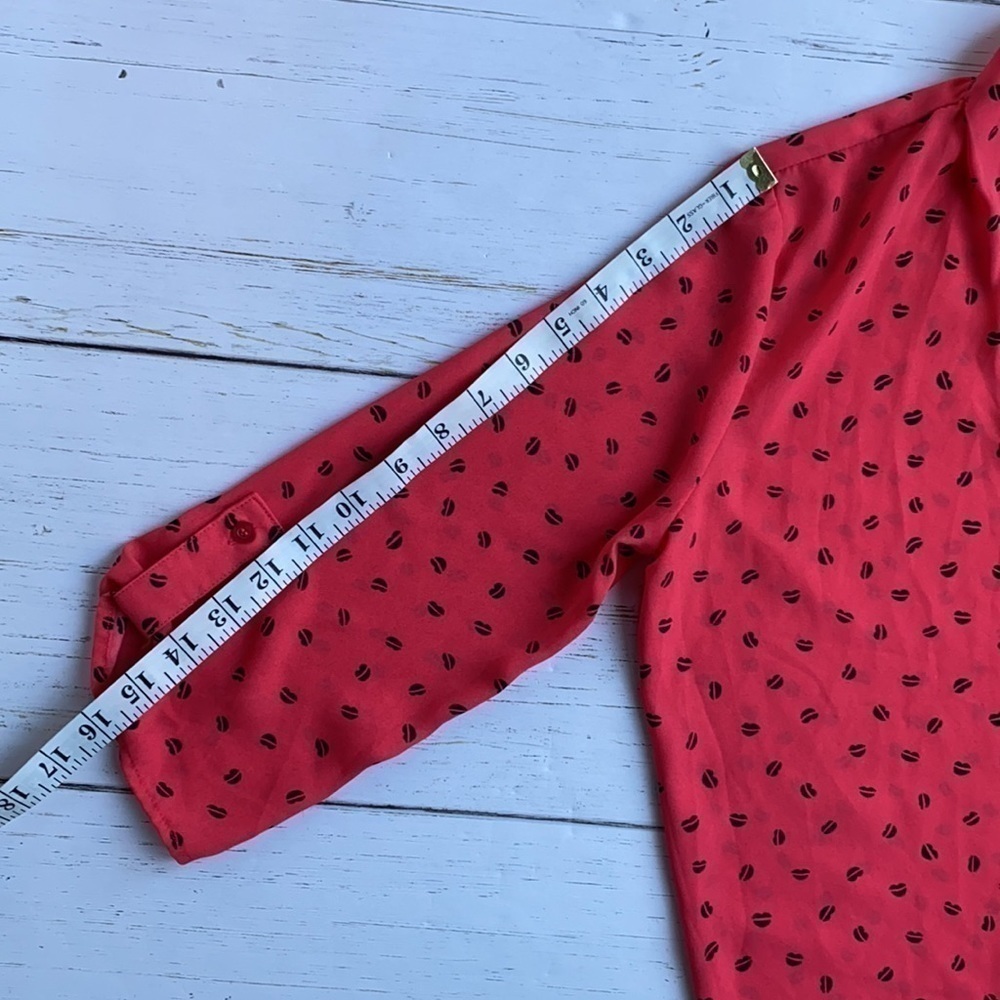 Hearts Patterned Blouse Deep V Pink and Black - Picture 16 of 16